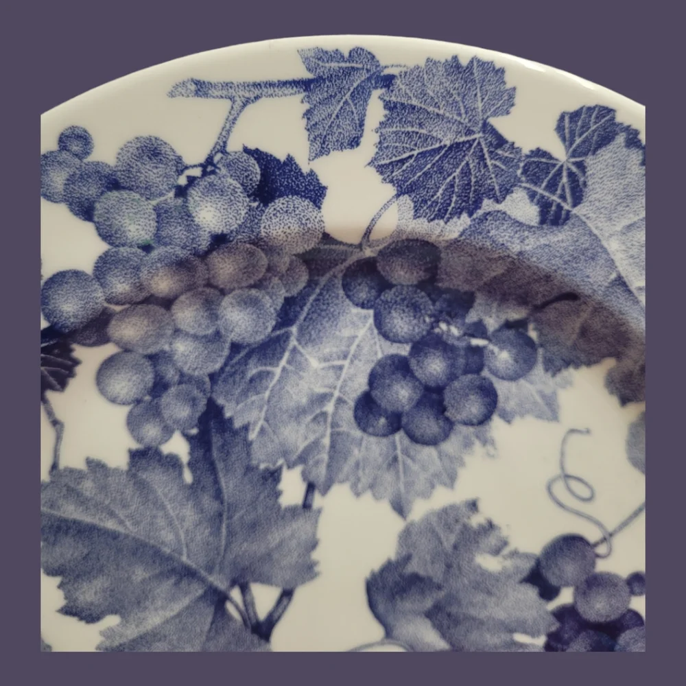 Vintage Crate&Barrel Blue Grape Leaves and Vine Dinner Plate